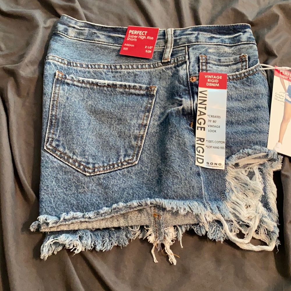 Women’s sexy booty shorts size 9/29 inseam 2 1/2